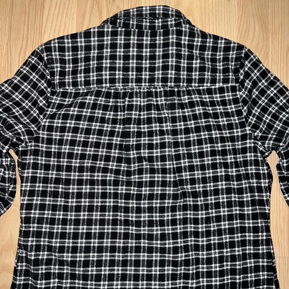 Croft & Barrow Black and White Plaid Flannel Long Sleeve Shirt - Picture 10 of 10
